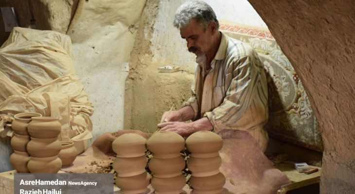 لالجین، جهانی در آغوش رنگ‌ها و لعاب‌ها