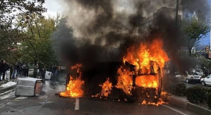 بازار همدان در معرض تهدیدات اغتشاشگران قرار گرفت