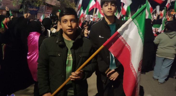 کودکانی که عشق به وطن را تمرین می‌کنند