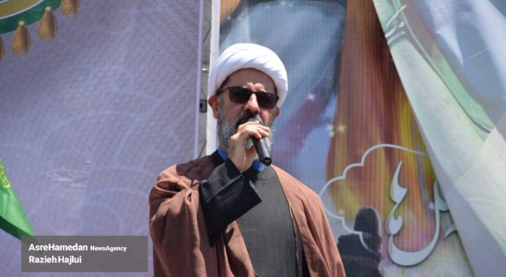 غدیر محور تحقق جامعه ولایی است