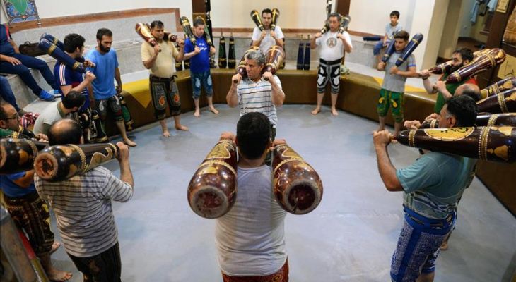 طنین ضرب مرشد در زورخانه نهاوند