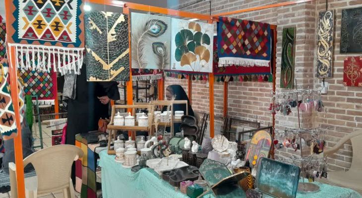 نمایشگاه دائمی صنایع‌دستی در نهاوند