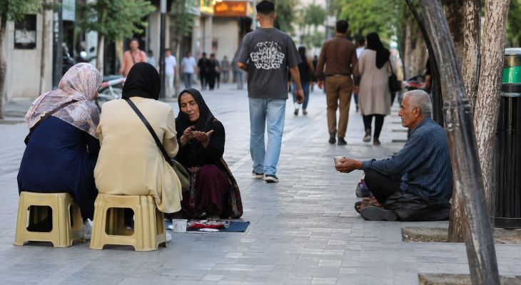 جولان رمالان و متکدیان در مراکز گردشگری همدان