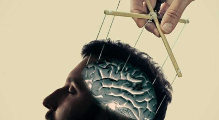 تلاش دشمن برای تغییر ذهنیت مخاطب با روایت‌سازی