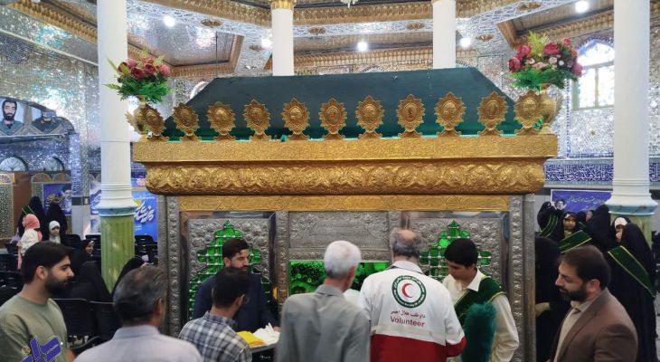 غبارروبی حرم مطهر شاهزاده محمد و علی(ع)